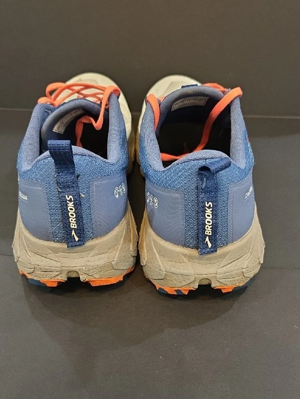 Brooks Cascadia 17 Men's Trail Sneakers in Blue, Orange & Cream Size 12